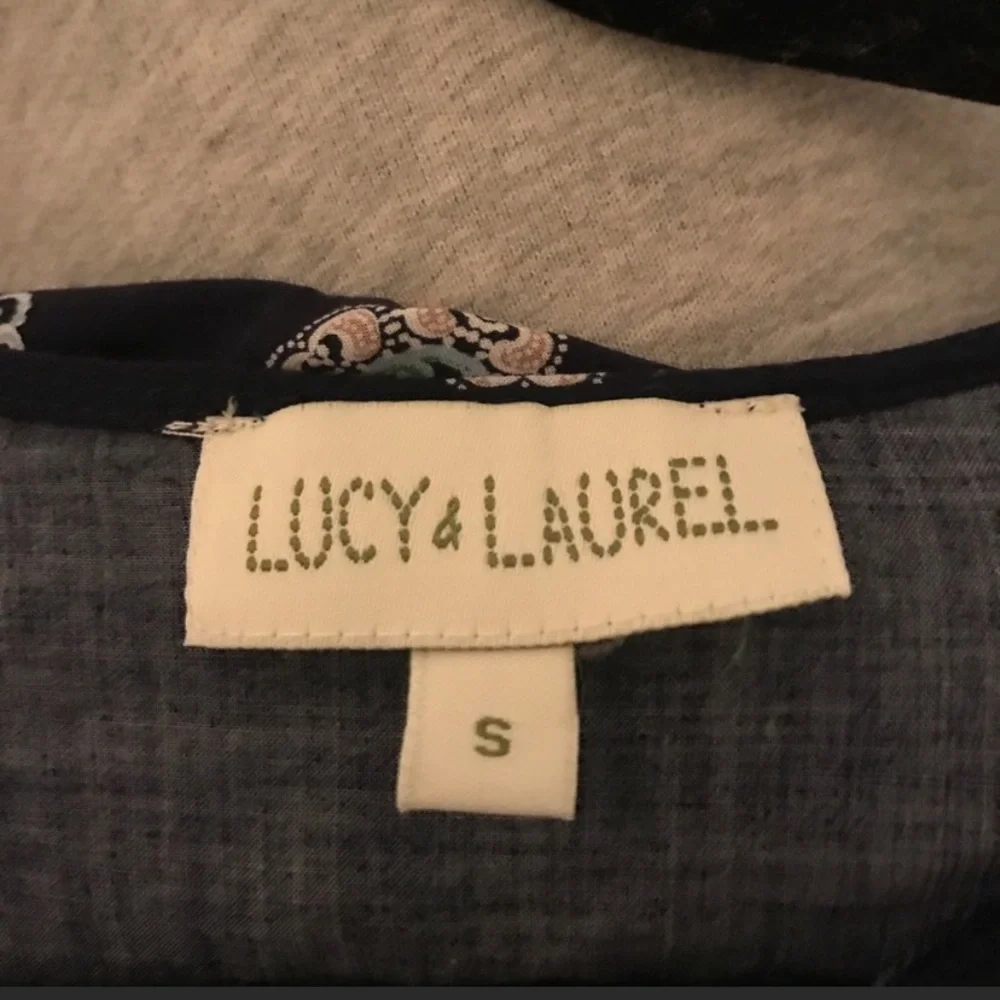 Lucy & Laurel Lightweight Top - Picture 4 of 5
